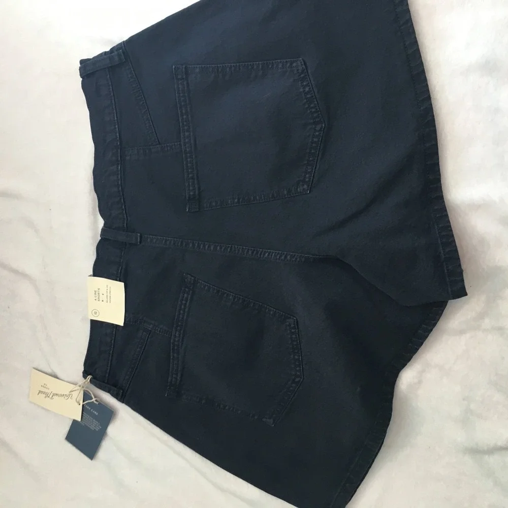 Universal Thread button comfortable detail